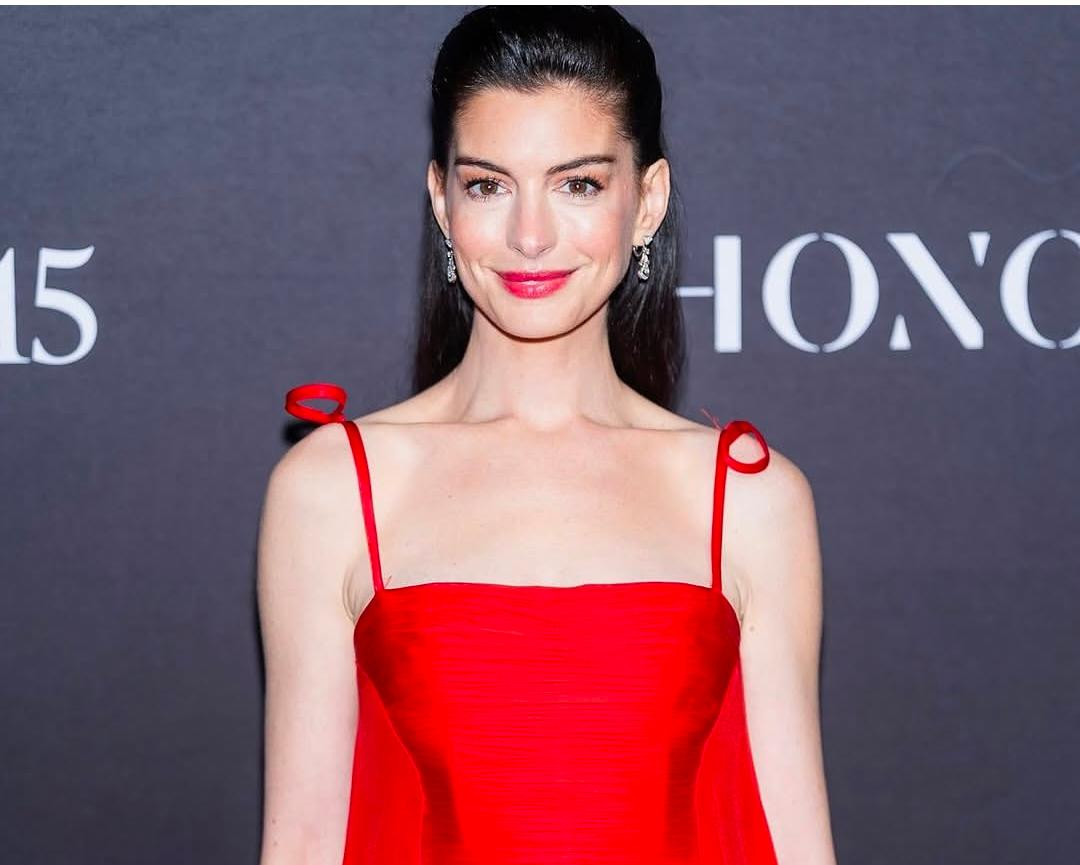 Mengucapkan Kata InshaAllah, Anne Hathaway Langsung Viral